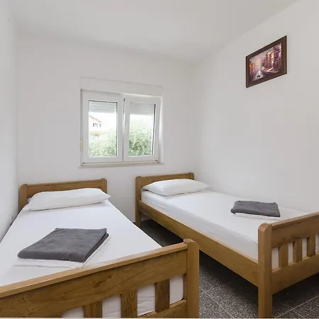 Crystal Διαμέρισμα *