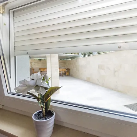 Crystal 아파트 보디체