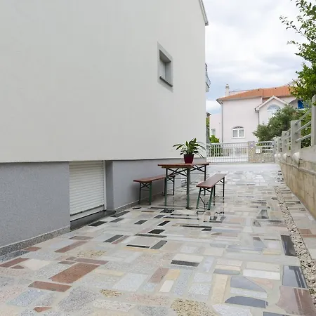 Crystal Βόντιτσε