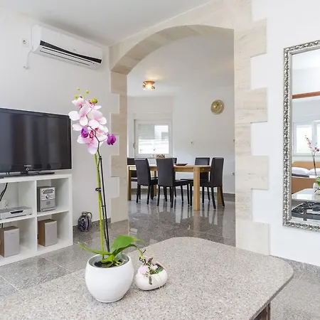 Crystal Βόντιτσε