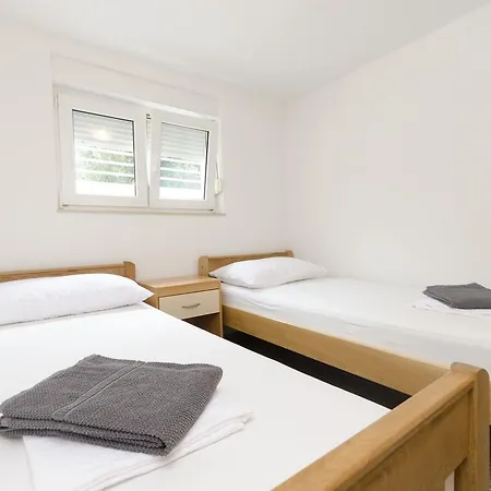 Crystal Βόντιτσε