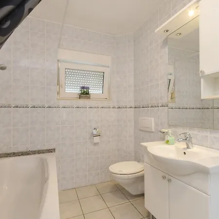 Crystal Διαμέρισμα *